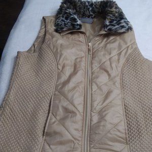 Casual Identity Gold Vest with removable fur collar